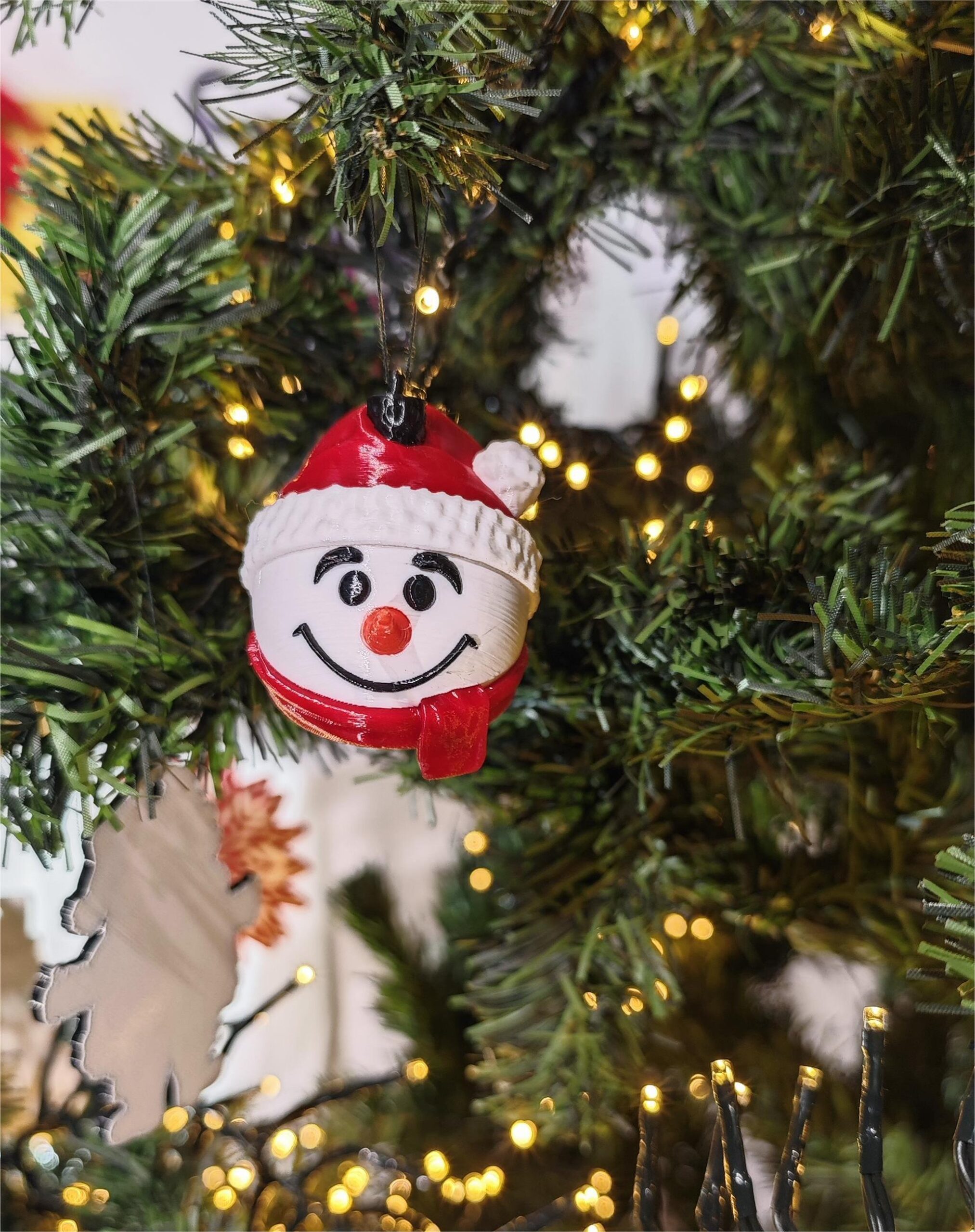 3D snjegović Frosty – božićna dekoracija